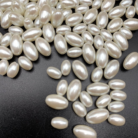 Pearl beads. Assorted sizes. - Picture 1 of 2